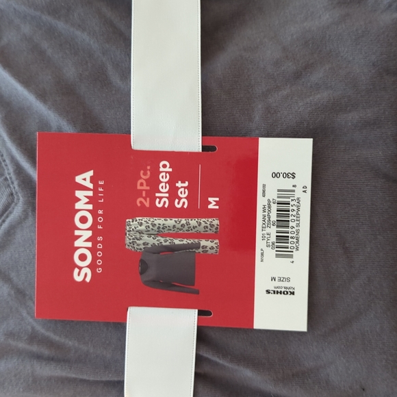 Brand new pajama set - Picture 3 of 4